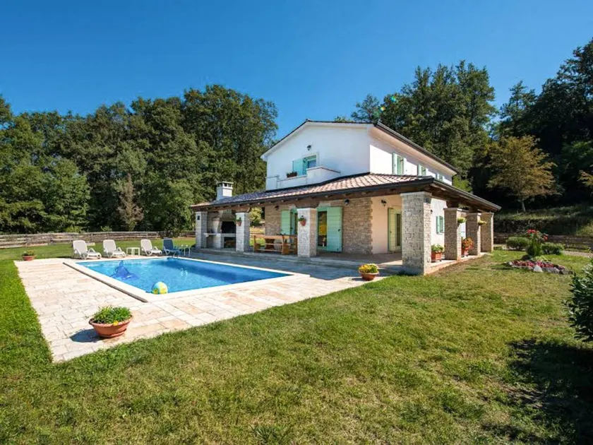 House with private pool, terrace & barbecue - Image 1