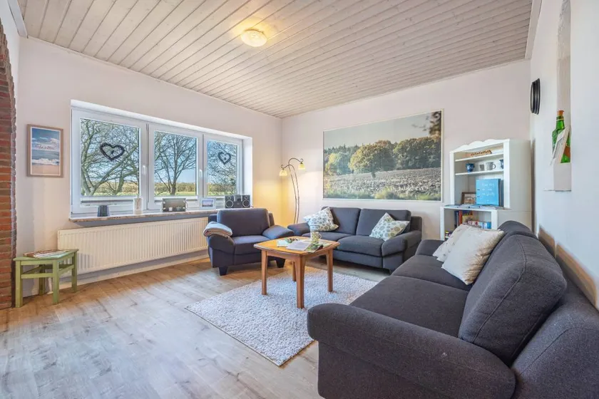 Holiday apartment with garden, barbeque & sauna | Garden view - Image 1