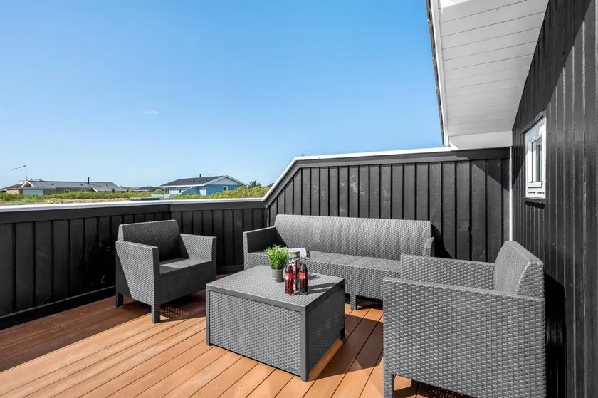 Children-friendly holiday home with jacuzzi, terrace & sauna - Image 1