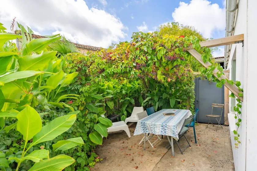 Cottage with terrace, barbecue & garden | Garden view - Image 1