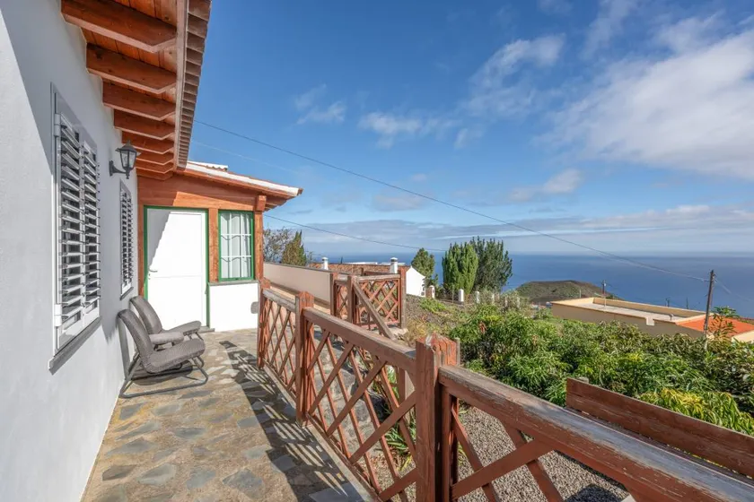 Merveilleuse maison de vacances avec internet haut débit, terrasse et jardin | Parfaite pour le travail à distance - Image 1