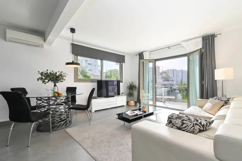 Family-oriented house with barbeque & pool | Close to the beach - Image 1