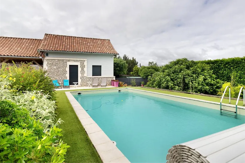 Child-friendly pleasant cottage with pool, barbecue & garden | Garden view | Good for workation - Image 1