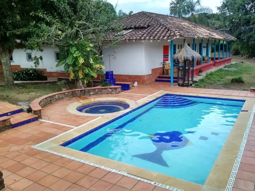 Privatzimmer mit Pool und Garten - Image 1