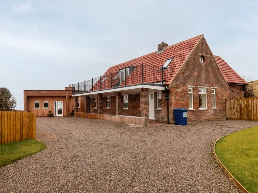 2 Whinny Hill - Image 1