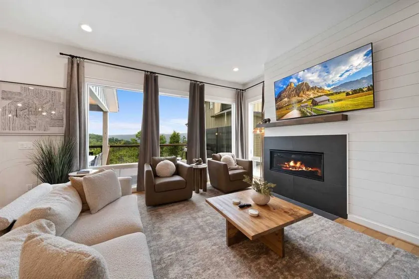 4BR Luxury Home, Hot Tub, Game Room, Walk to Pool & Grill - Image 1
