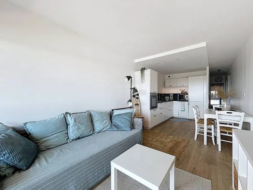 Sea View Apartment with Terrace & Parking - Image 1