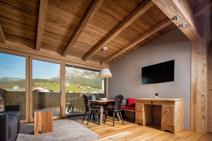 Appartamento con giardino, sauna e terrazza | Vista sulla montagna | Ideale per lavorare da remoto - Image 1