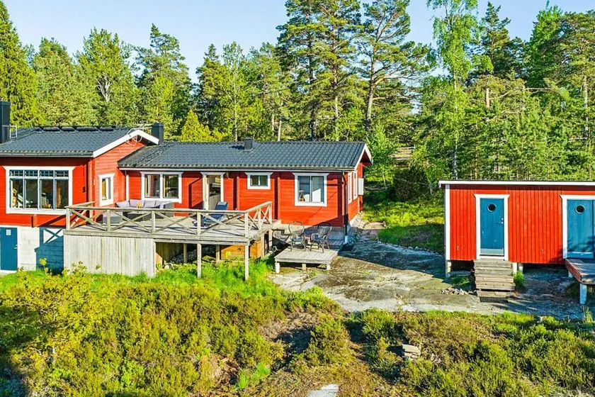 Wonderful house with garden - Image 1