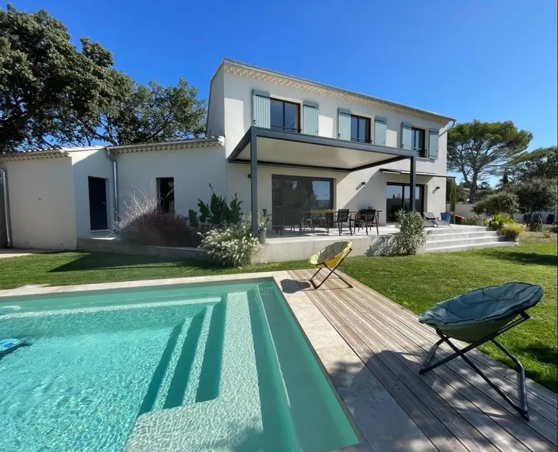 Family-oriented ample villa with barbeque, pool & garden | Mountain view | Pets allowed - Image 1
