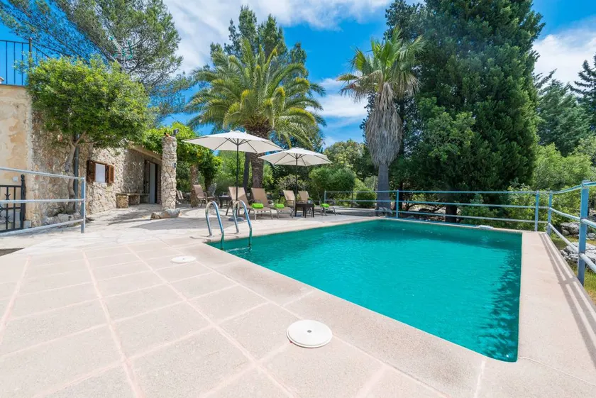 Children-friendly villa with garden, barbeque & terrace - Image 1