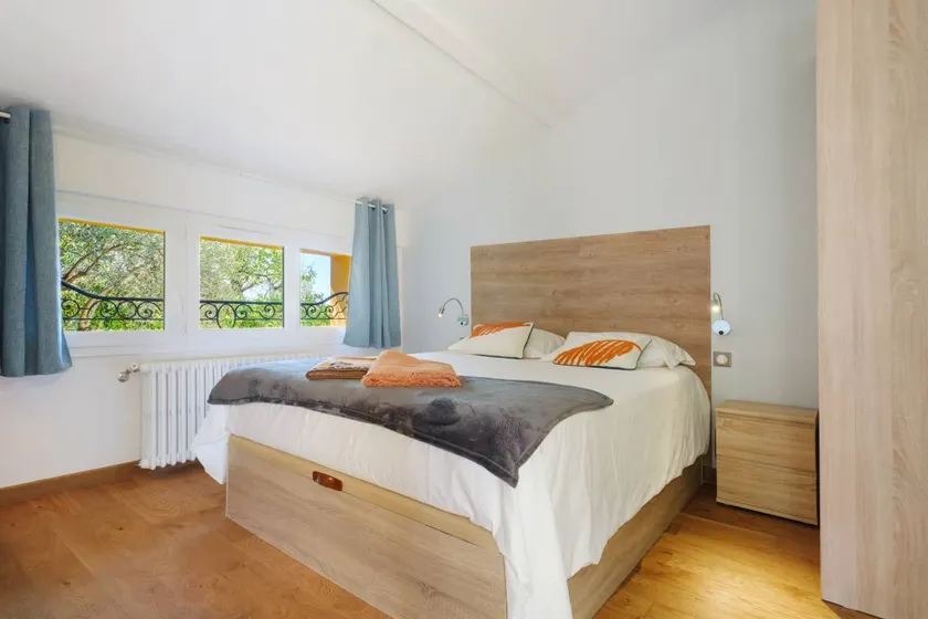 Nice bed and breakfast with terrace & garden | Suitable for remote work - Image 1