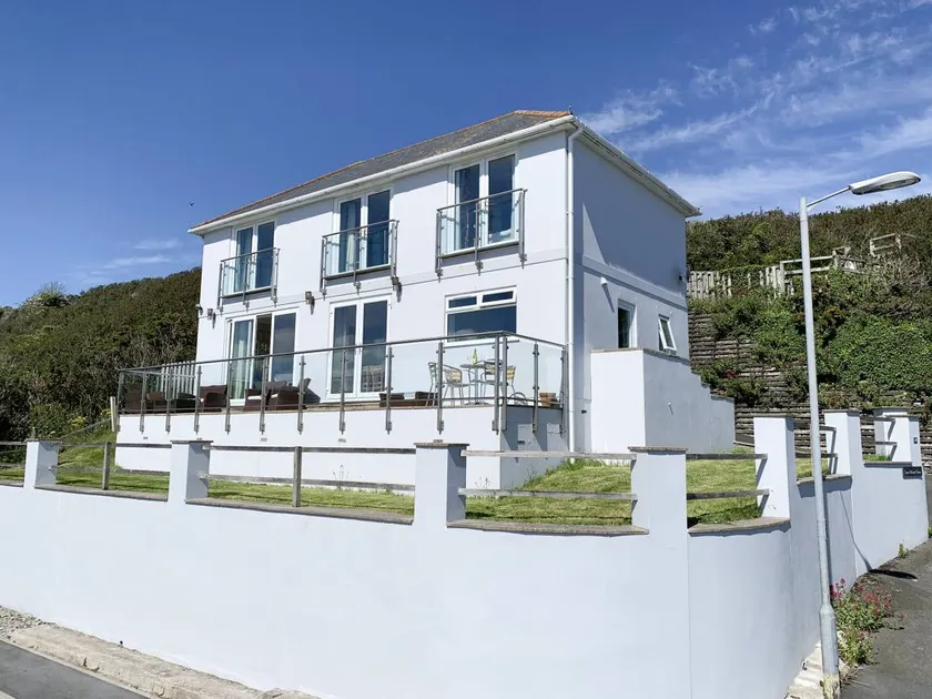 Family-friendly cottage with garden & terrace | Beach view | Pets allowed - Image 1