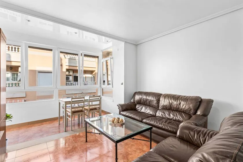 Pleasant aparthotel with terrace - Image 1