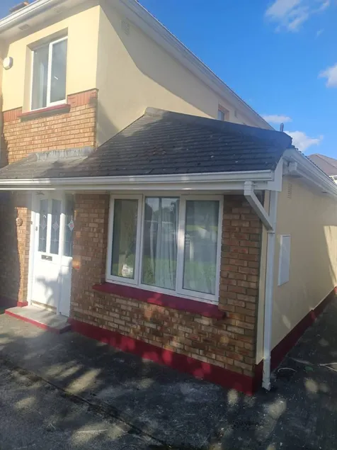 Fully equipped house with garden | Pets allowed - Image 1