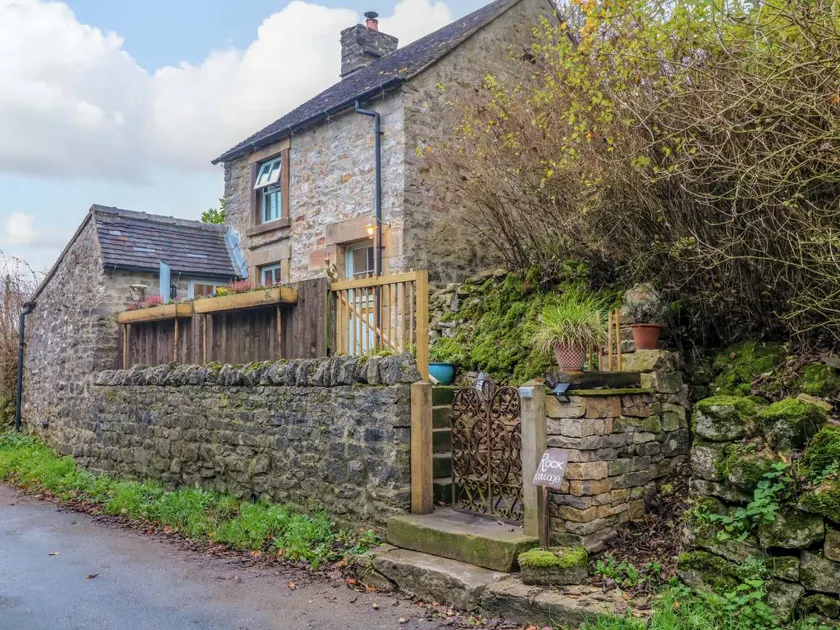 Family-oriented cottage with garden | Pets are welcome - Image 1
