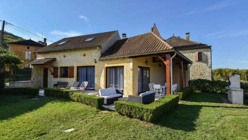 Maison avec jardin, barbecue et terrasse - Image 1
