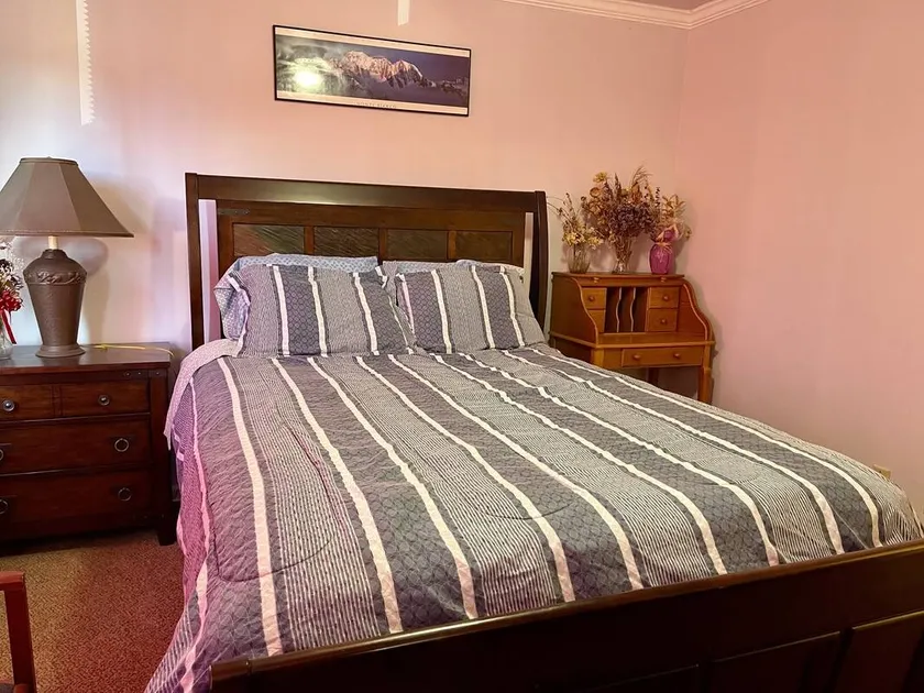 Dedicated room with barbeque, terrace & garden - Image 1