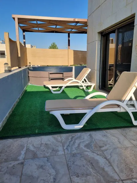 Flat with private pool - Image 1