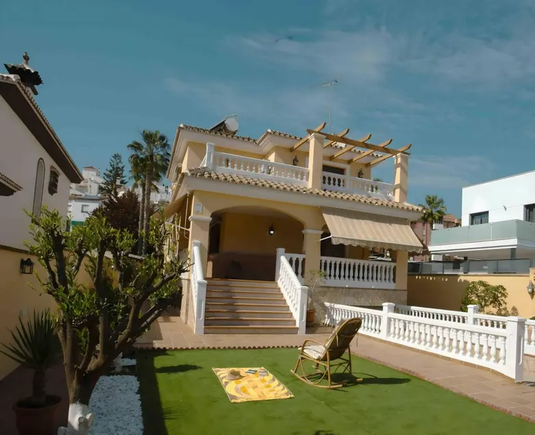 Villa Ilusión Rincón – Spacious and Bright Retreat on the Costa del Sol with Terrace and BBQ - Image 1