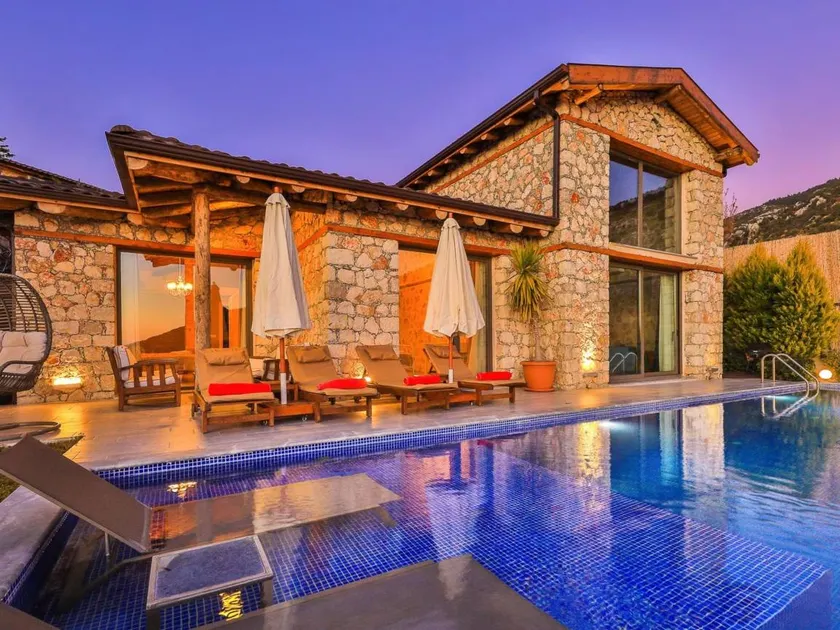 Fully equipped holiday home with hot tub, garden & BBQ | Nature view - Image 1