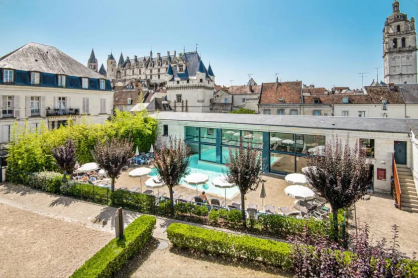 Family-oriented wonderful apartment with pool | Pets allowed - Image 1