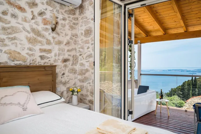 House with terrace & jacuzzi | Mountain view - Image 1