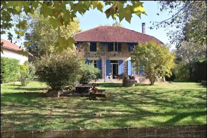 House with garden, BBQ & terrace - Image 1