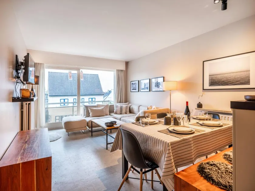 Renovated flat close to beach - Image 1