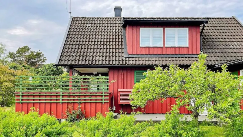 House with garden - Image 1
