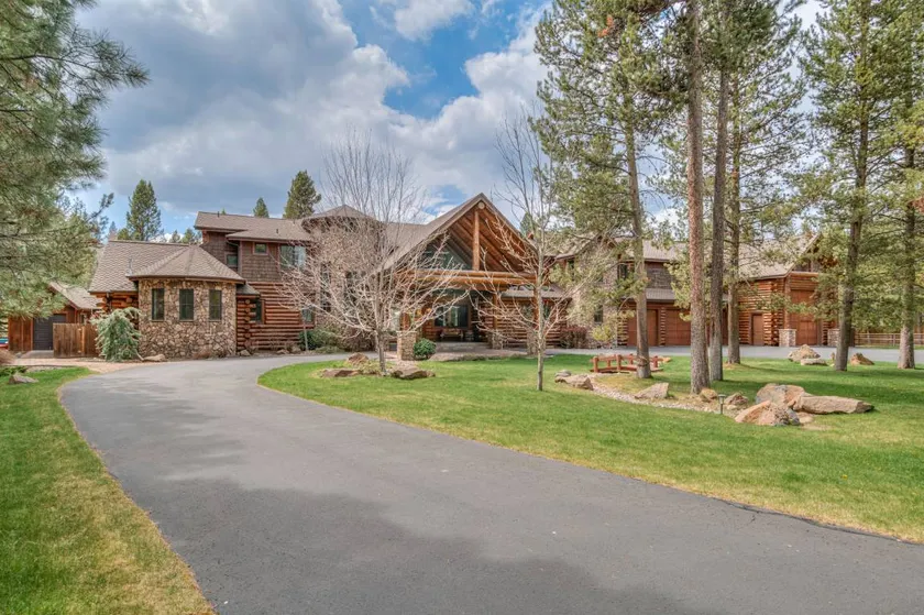 Luxury 6,456 Sq. Ft Deschutes River Retreat, Private Dock, Perfect for Events - Image 1