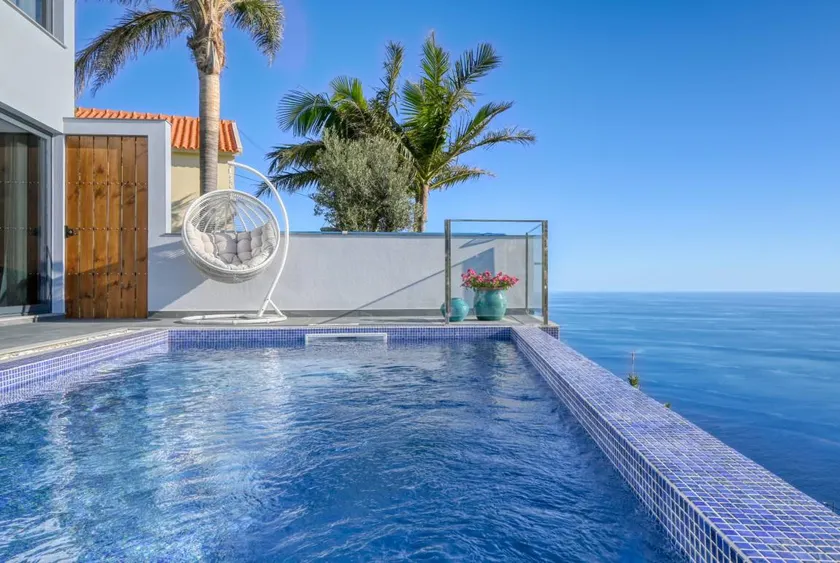 Villa conviviale et familiale avec jardin, terrasse et piscine privée | Vue montagne - Image 1