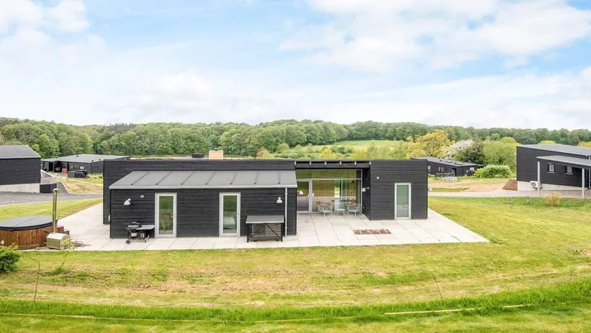 House with terrace, sauna & barbeque - Image 1