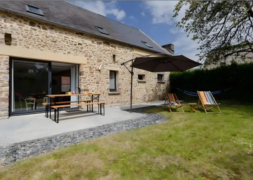 Holiday home with barbecue, terrace & garden | Garden view - Image 1