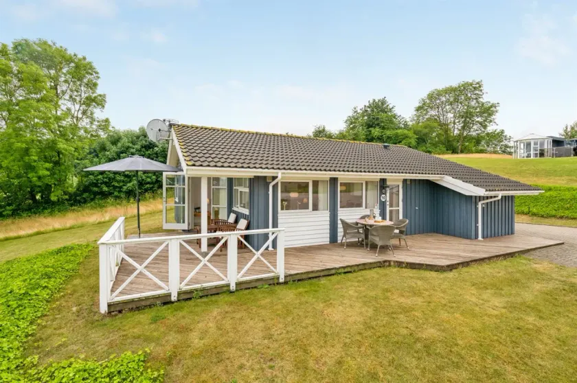 Voll ausgestattetes Ferienhaus mit Terrasse, Grill und Whirlpool | Haustiere sind willkommen - Image 1
