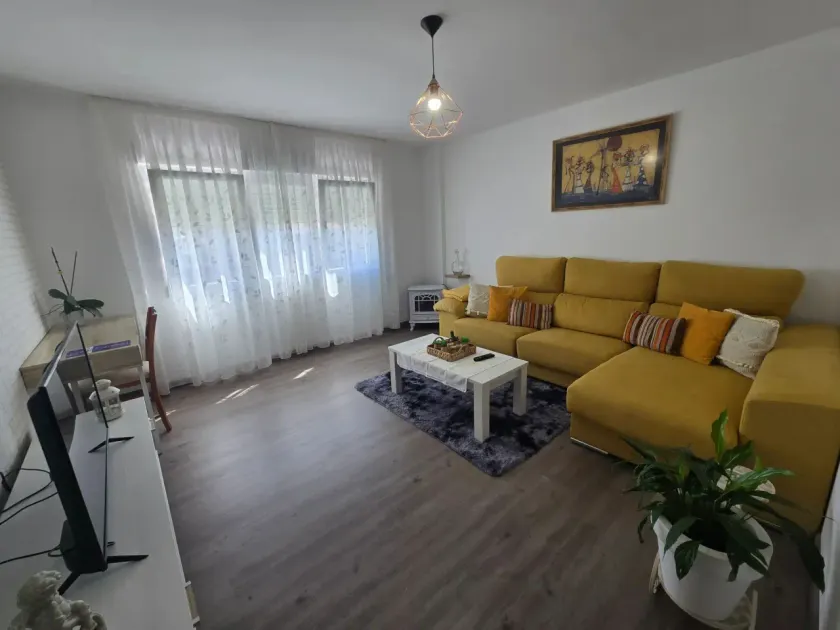 Ferienwohnung mit Terrasse und Grill | Ideal für Homeoffice - Image 1