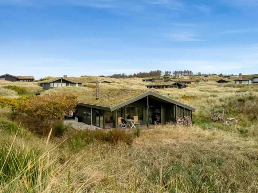 Family-oriented house with barbecue & terrace | Close to the beach | Dogs allowed - Image 1