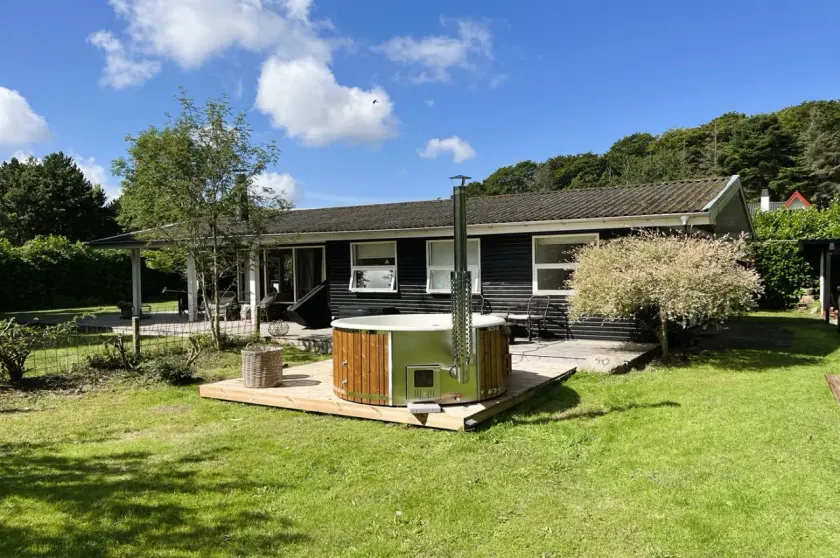 Ferienhaus mit Garten, Whirlpool und Grill | Seeblick - Image 1