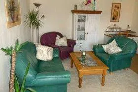 Flat with BBQ & garden - Image 1