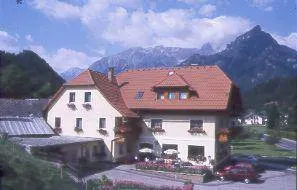 Family-oriented lovely holiday apartment with garden & terrace - Image 1