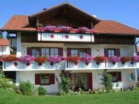 Flat with barbecue, terrace & garden | Sea view - Image 1