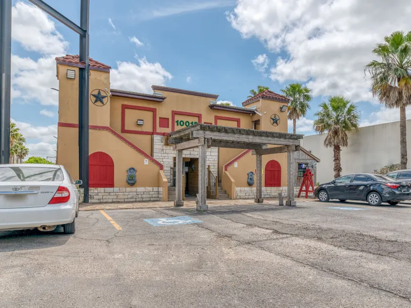 Rest Up Inn - Primary image