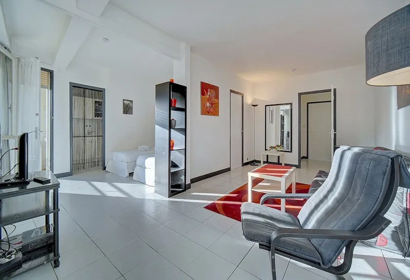 IMMOGROOM - Cozy - Balcony - AC - 400m from the beaches - Image 1