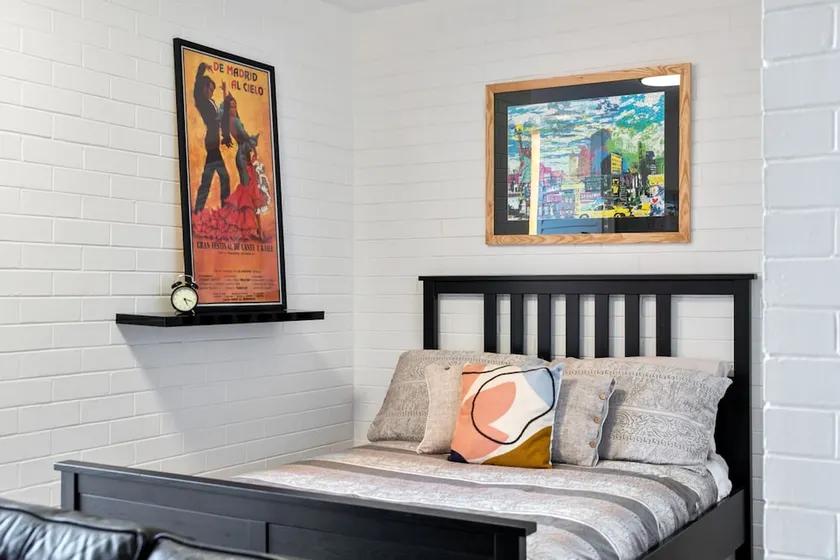 Soho Chic Apartment - Image 1