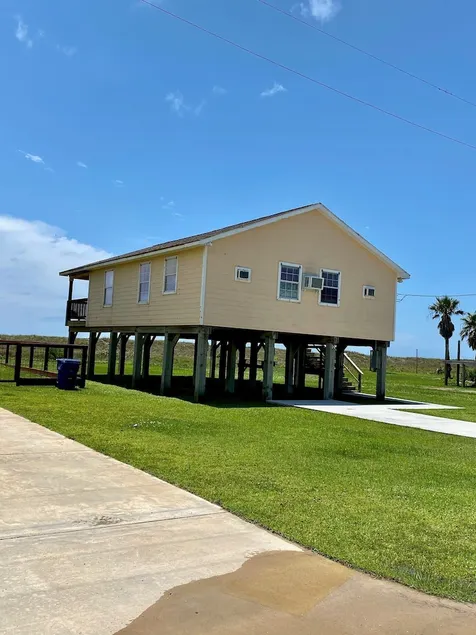 14 Beachfront - Image 1