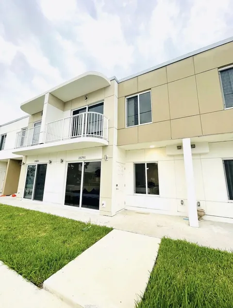 Miami Haven House - New & Modern 100% Hurricane Proof near MIA Airport, Marinas & FL Keys - Image 1