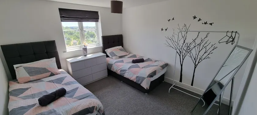 360 Serviced Accommodations - Park View Retreat - 2 Bedroom Apartment - Image 1