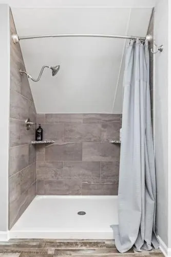 Modern 3BR | Amazing Location | Highly Walkable! - Image 1