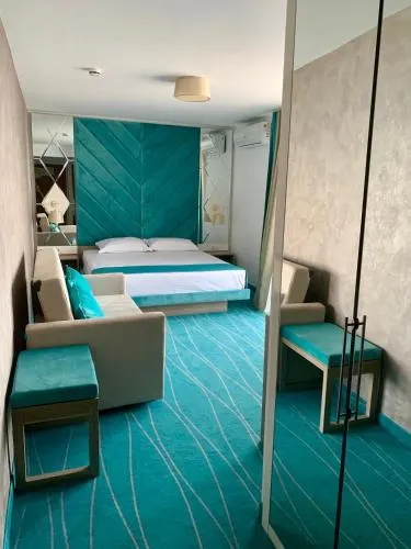 Hotel Meteor - Image 1
