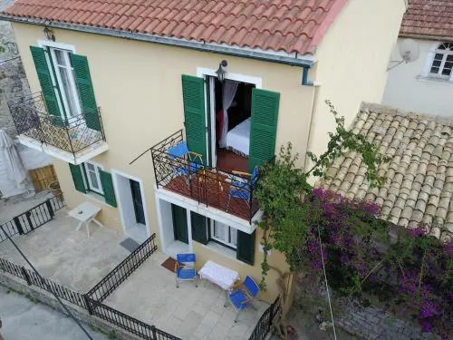 Evi's Maisonette - Image 1